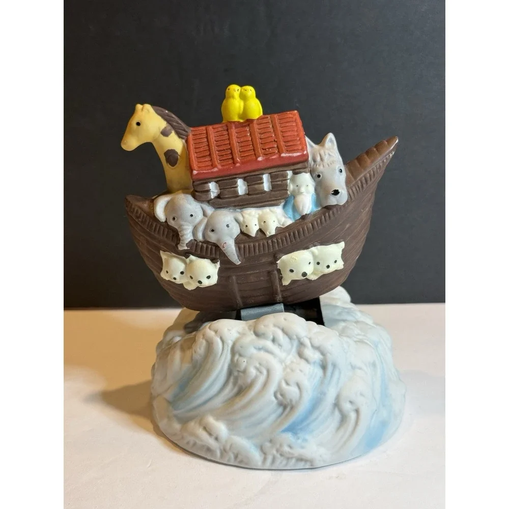 Vintage Ceramic Noah's Ark Musical Box Brahms Lullaby 6